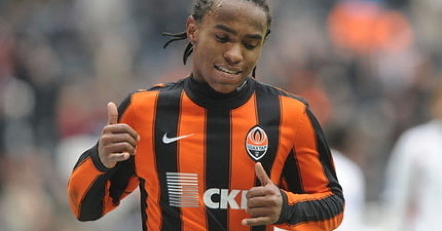 Técnico do Shakhtar comenta interesse do Chelsea em Willian Técnico do Shakhtar comenta interesse do Chelsea em Willian