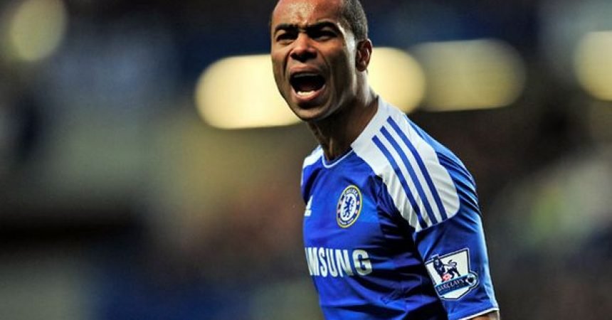 Em entrevista, Ashley Cole rasga elogios à passagem de Felipão pelo Chelsea Em entrevista, Ashley Cole rasga elogios à passagem de Felipão pelo Chelsea