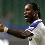 Drogba pode rescindir contrato com o clube chinês. (Foto: AP)