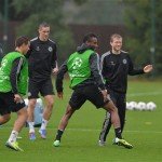 Schürrle em treinamento hoje, em Cobham, antes do embarque para a Alemanha (Foto: AP)