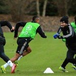 Mata em treinamento anterior à partida contra o Basel pela Champions (Foto: Getty Images)