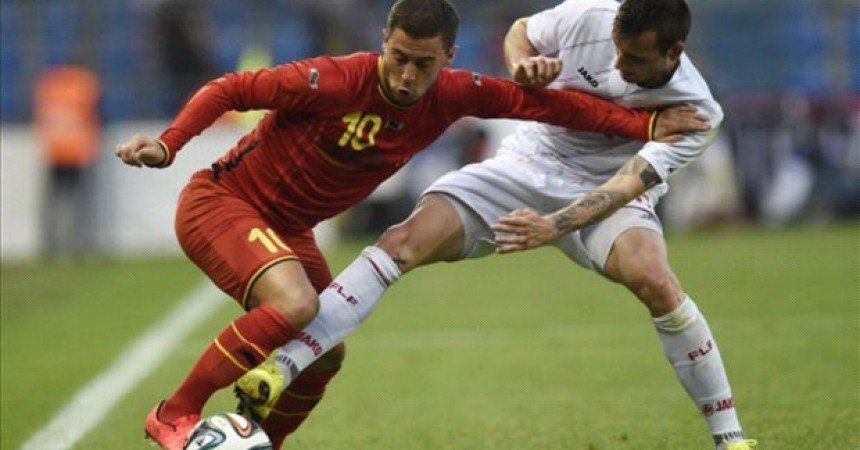 Hazard diz estar ignorando rumores de sua saída para o PSG Hazard diz estar ignorando rumores de sua saída para o PSG