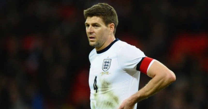 Gerrard diz que já esqueceu escorregão contra o Chelsea e está pronto para a Copa Gerrard diz que já esqueceu escorregão contra o Chelsea e está pronto para a Copa