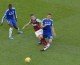 FA anuncia que não punirá Barnes pelas entradas em Ivanovic e Matic