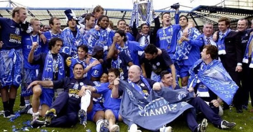 Há dez anos, Chelsea vencia a Premier League pela primeira vez com Mourinho Há dez anos, Chelsea vencia a Premier League pela primeira vez com Mourinho