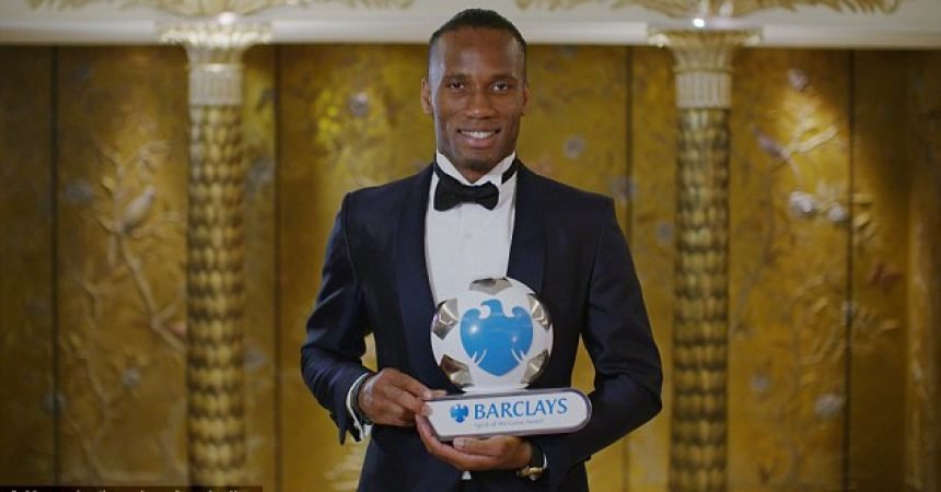 Drogba ganha prêmio por trabalho de caridade na Costa do Marfim Drogba ganha prêmio por trabalho de caridade na Costa do Marfim
