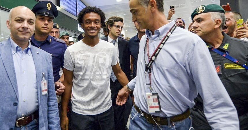 Juventus anuncia a chegada de Cuadrado Juventus anuncia a chegada de Cuadrado