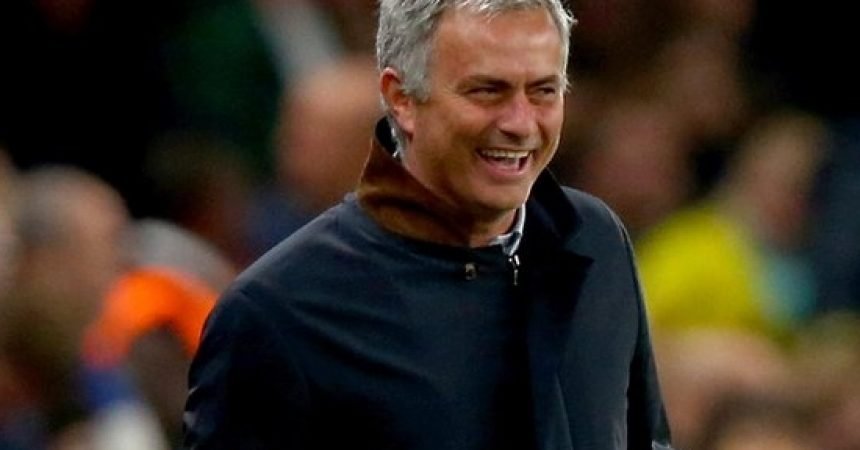 Jorge Mendes: “Mourinho vai resolver os problemas do Chelsea” Jorge Mendes: “Mourinho vai resolver os problemas do Chelsea”