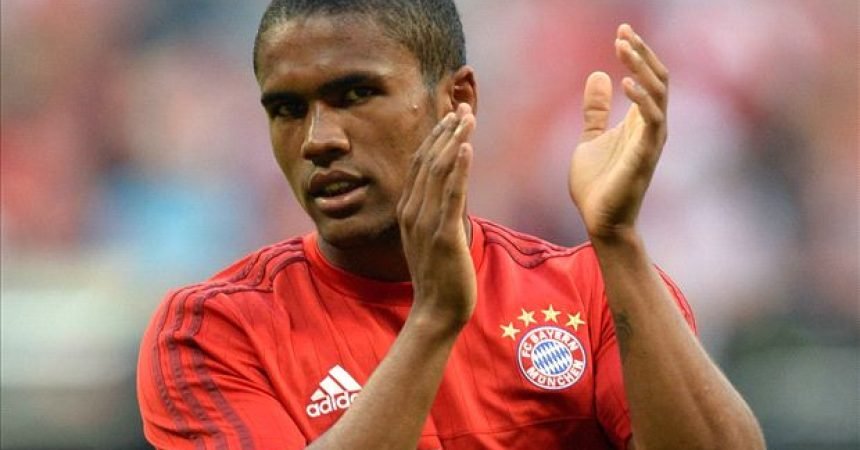Douglas Costa explica porque recusou o Chelsea no início da temporada Douglas Costa explica porque recusou o Chelsea no início da temporada