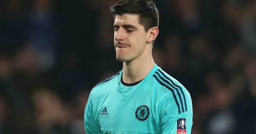 Courtois pode repetir exemplo de Cech. E sua saída representaria mais um erro do Chelsea Courtois pode repetir exemplo de Cech. E sua saída representaria mais um erro do Chelsea