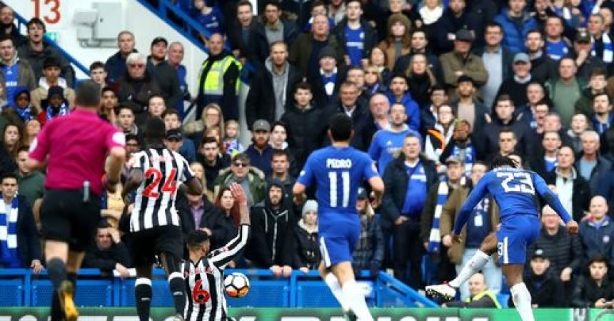 Batshuayi faz dois e leva o Chelsea às oitavas de final da Copa da Inglaterra Batshuayi faz dois e leva o Chelsea às oitavas de final da Copa da Inglaterra
