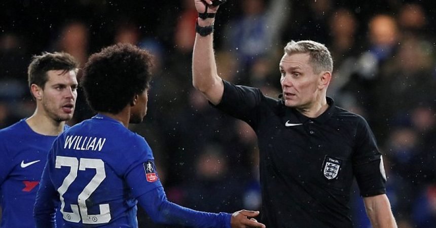 Nem o “queridinho” VAR livrou a arbitragem de polêmicas Nem o “queridinho” VAR livrou a arbitragem de polêmicas