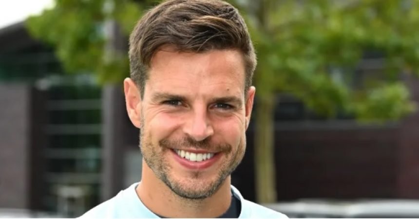 Azpilicueta e Bright premiados com PFA Community Champions Azpilicueta e Bright premiados com PFA Community Champions