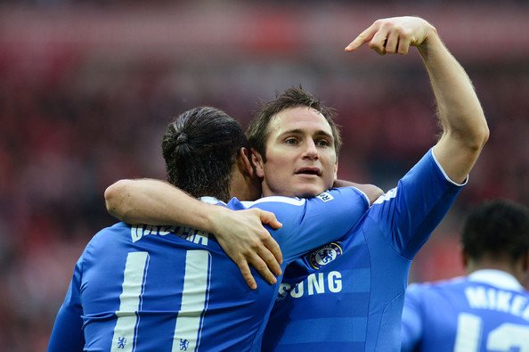Frank Lampard pede renovação de Drogba