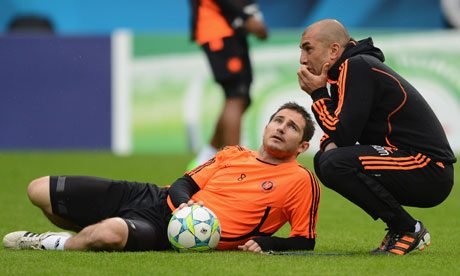 Di Matteo foi comandante de Frank Lampard no clube londrino. Atualmente, Lampard assume a direção técnica do time de Stamford Bridge.