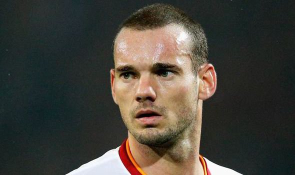 Vários portais britânicos afirmam a possibilidade de Sneijder jogar pelo Chelsea (Foto: Getty Images)