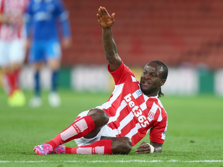 Recuperado de lesão, Moses voltou a campo pelo Stoke City (Foto: Getty Images)