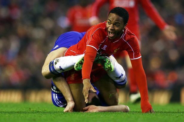 O rumor de Sterling no Chelsea é tão absurdo quanto esta foto (Foto: Getty Images)