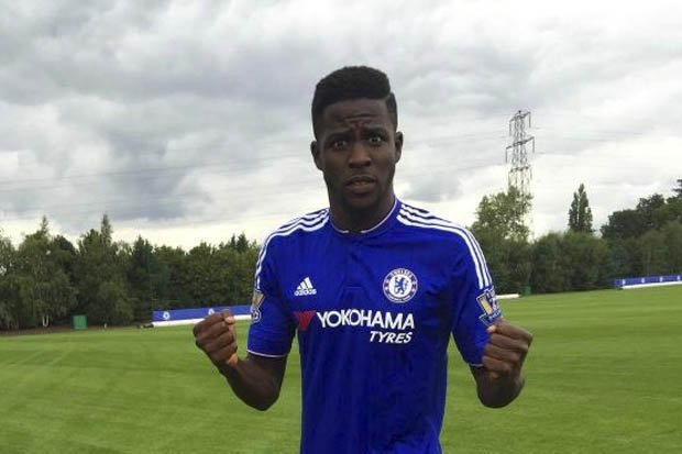 Djilobodji na chegadoa ao Chelsea (Foto: daylistar.com)