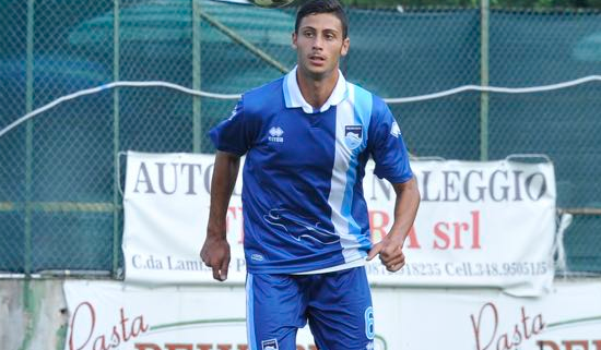 Mandragora treina pelo time da cidade (Foto: Pescara FC)