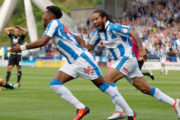Palmer comemora gol decisivo pelo Huddersfield (Foto: Getty Images)