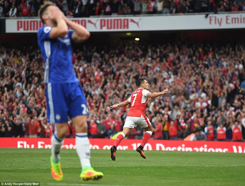 Cahill lamenta a falha no primeiro gol