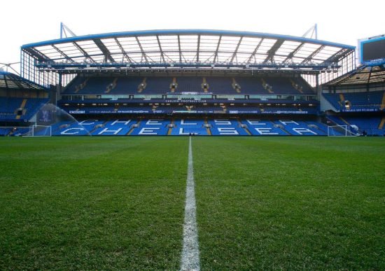Chelsea e Leeds se enfrentam em duelo em Stamford Bridge. Ou seja, o primeiro jogo dos Blues com retorno gradual dos torcedores.