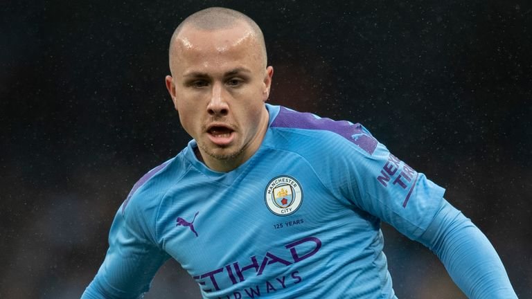 Angelino é um dos possíveis alvos do Chelsea para a lateral esquerda