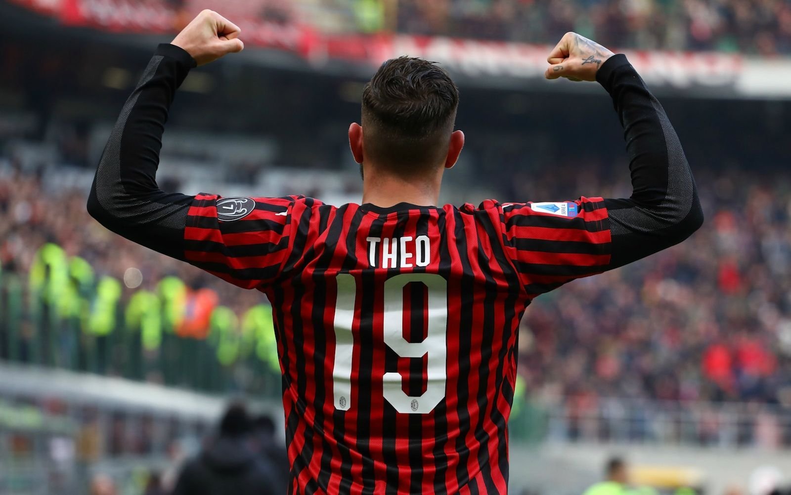 Theo Hernandez é um dos possíveis alvos do Chelsea na temporada