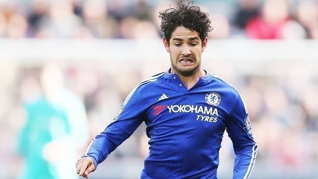 Alexandre Pato com a camisa do Chelsea