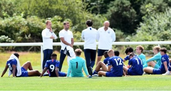 O treinador falou sobre a qualidade do plantel. Por outro lado, o time londrino perdeu peças para o jogo.
