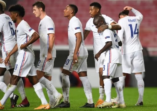 Kanté comemora com contra Portugal. Segundo o Transfermarkt, esse foi o primeiro gol de Kanté, com a seleção francesa, em jogos oficiais