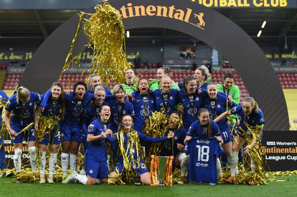 Chelsea Women comemorando o título da Conti Cup