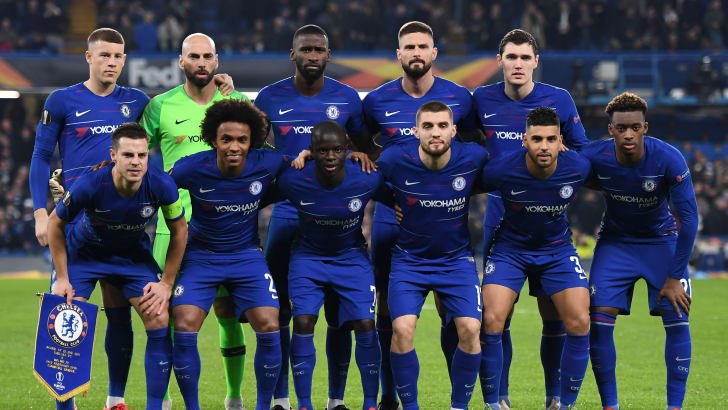 Equipe titular do Chelsea posa para foto antes da partida contra o Malmö.