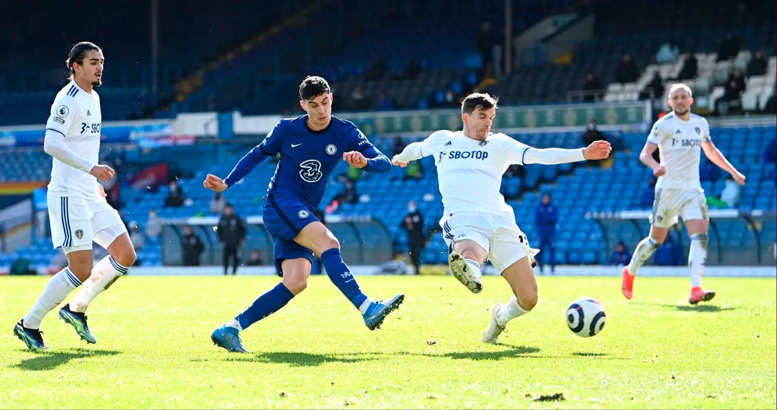 Chelsea e Liverpool empatam no primeiro jogo de cartaz da Premier League